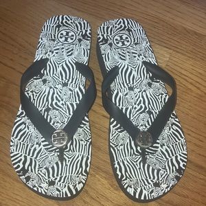 Tory Burch, size 9, flip flops, black/white.